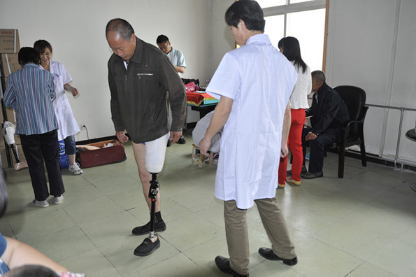 截肢患者安装不合适假肢会引起哪些疾病(图1)